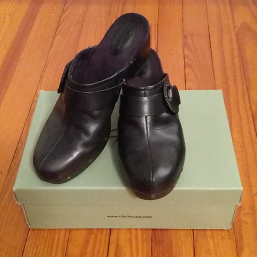Clarks Teak Willow Black Leather Clog